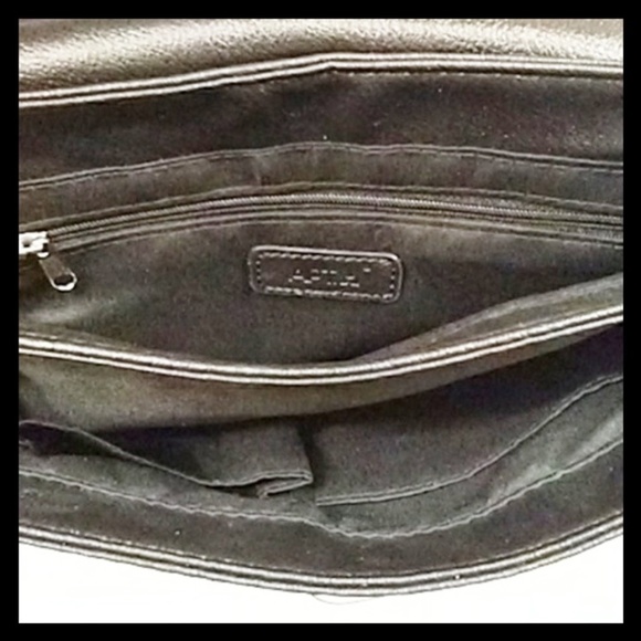 NEW Apt. 9 Crossbody Chain Bag. - Picture 3 of 4